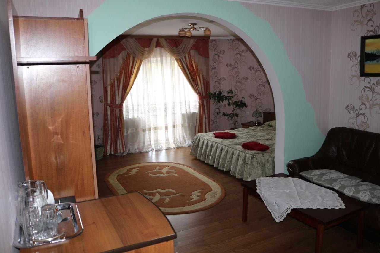 Tyachiv Готель ***Феєрія מראה חיצוני תמונה